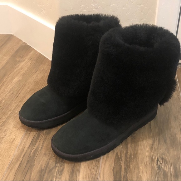 Ugg Classic Cuff Tall Boot - Picture 3 of 9